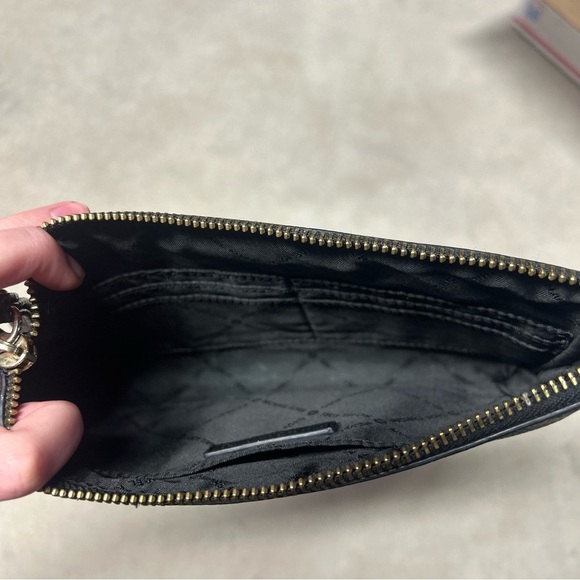 MICHAEL KORS Jet Set Black Large Zip Logo Pouch Clutch Luxury Pebbled Leather - Picture 6 of 10